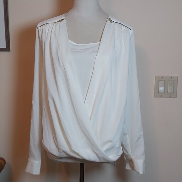 CALVIN KLINE SIZE S  CROSSOVER FRONT BUBBLE HEM CONVERTIBLE SLEEVE BLOUSE - Picture 10 of 10